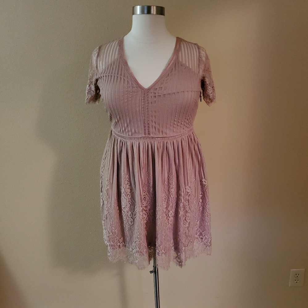 Gorgeous Plus Size Lace Detail Dress